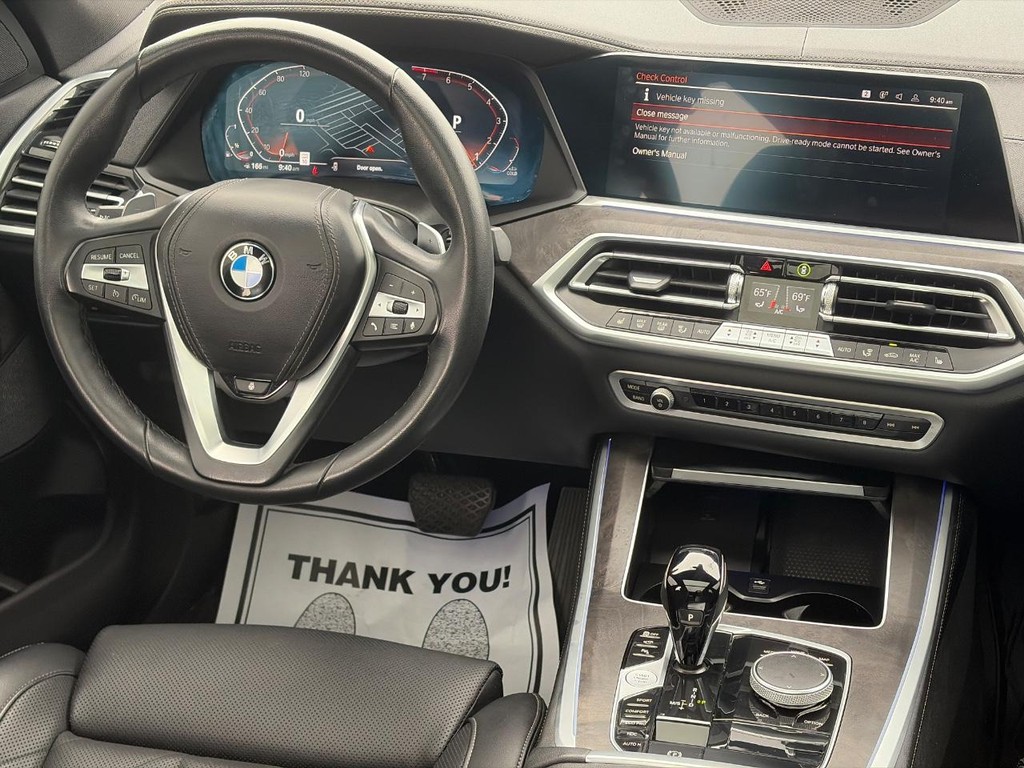 BMW X5 Vehicle Full-screen Gallery Image 14
