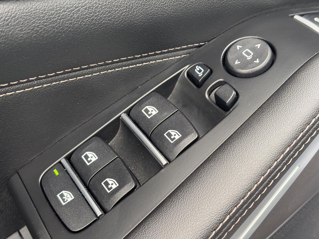 BMW X5 Vehicle Full-screen Gallery Image 23
