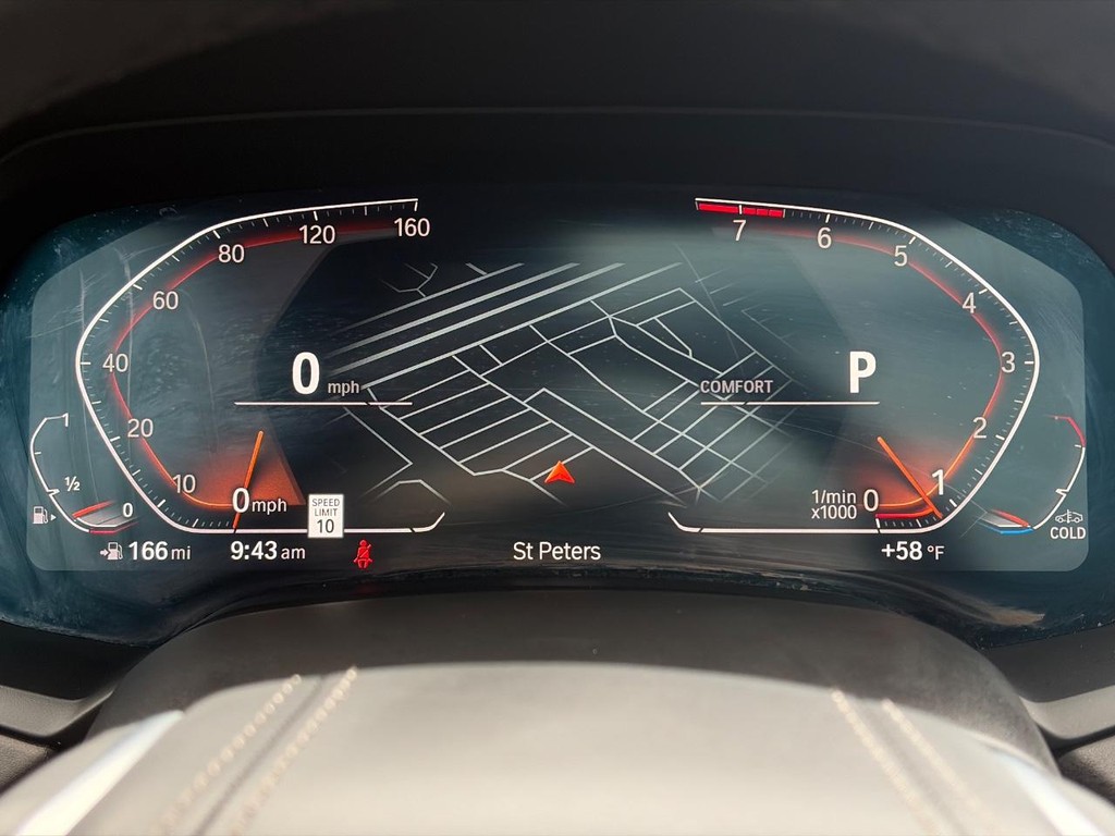 BMW X5 Vehicle Full-screen Gallery Image 28