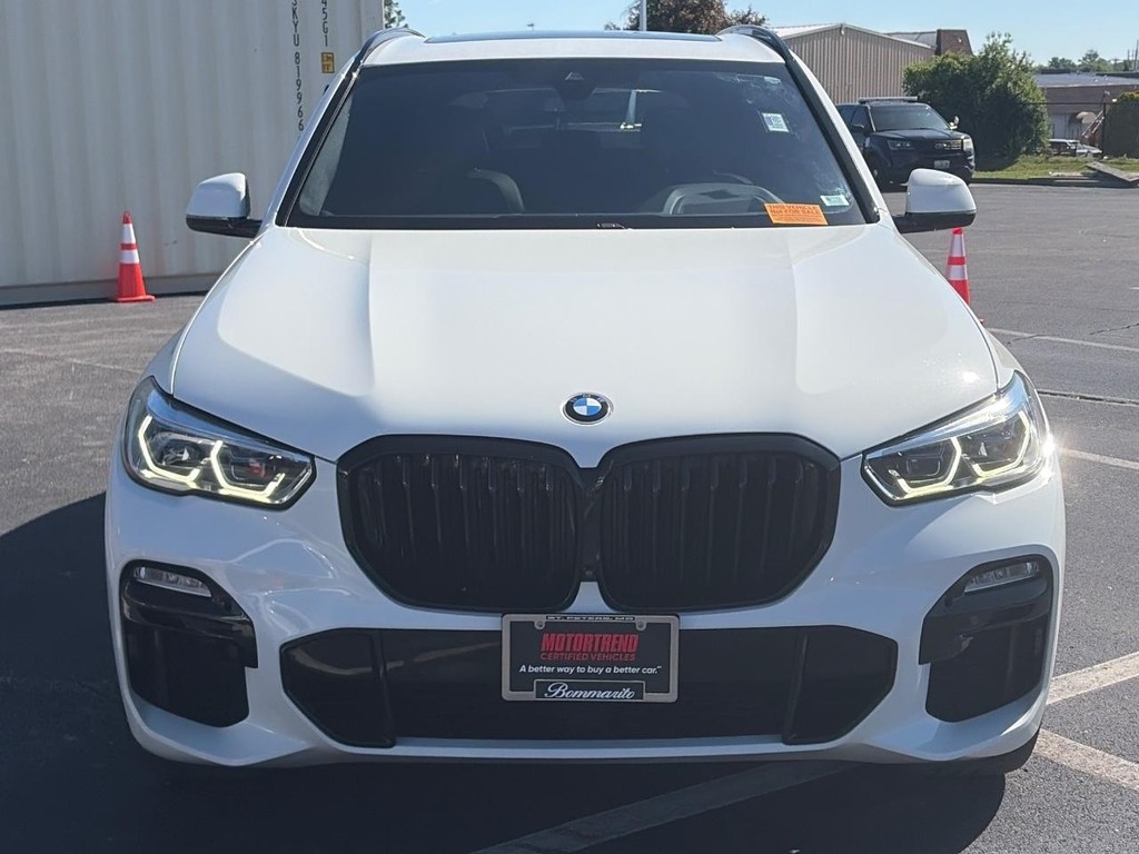 BMW X5 Vehicle Full-screen Gallery Image 02