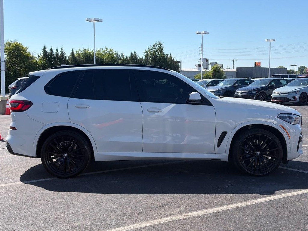 BMW X5 Vehicle Full-screen Gallery Image 04