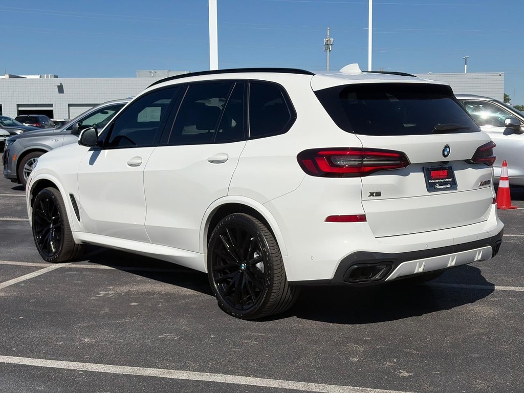 BMW X5 Vehicle Full-screen Gallery Image 08