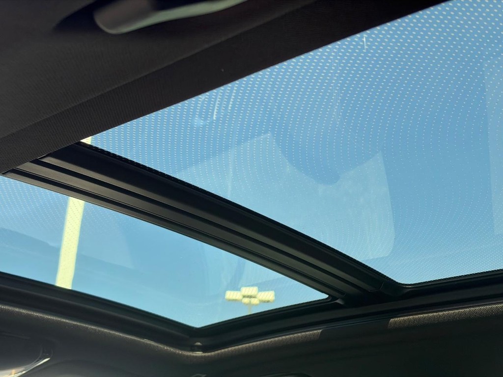 BMW X5 Vehicle Full-screen Gallery Image 11