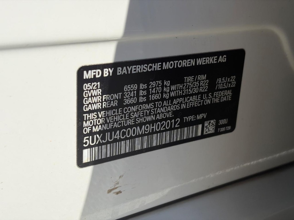 BMW X5 Vehicle Full-screen Gallery Image 25