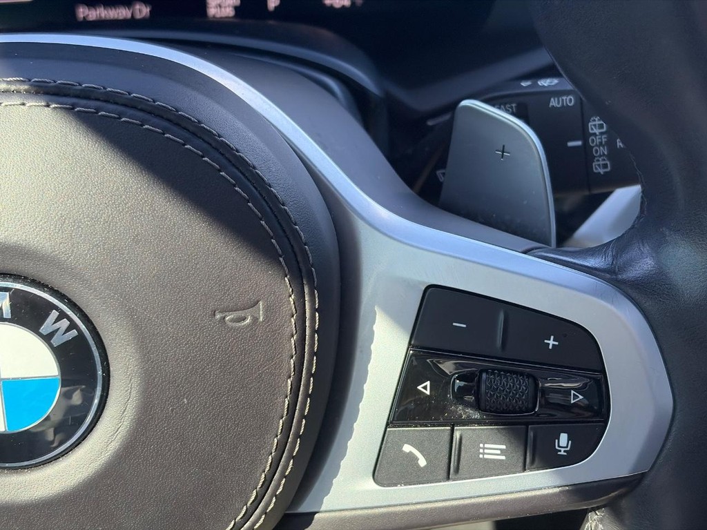 BMW X5 Vehicle Full-screen Gallery Image 27