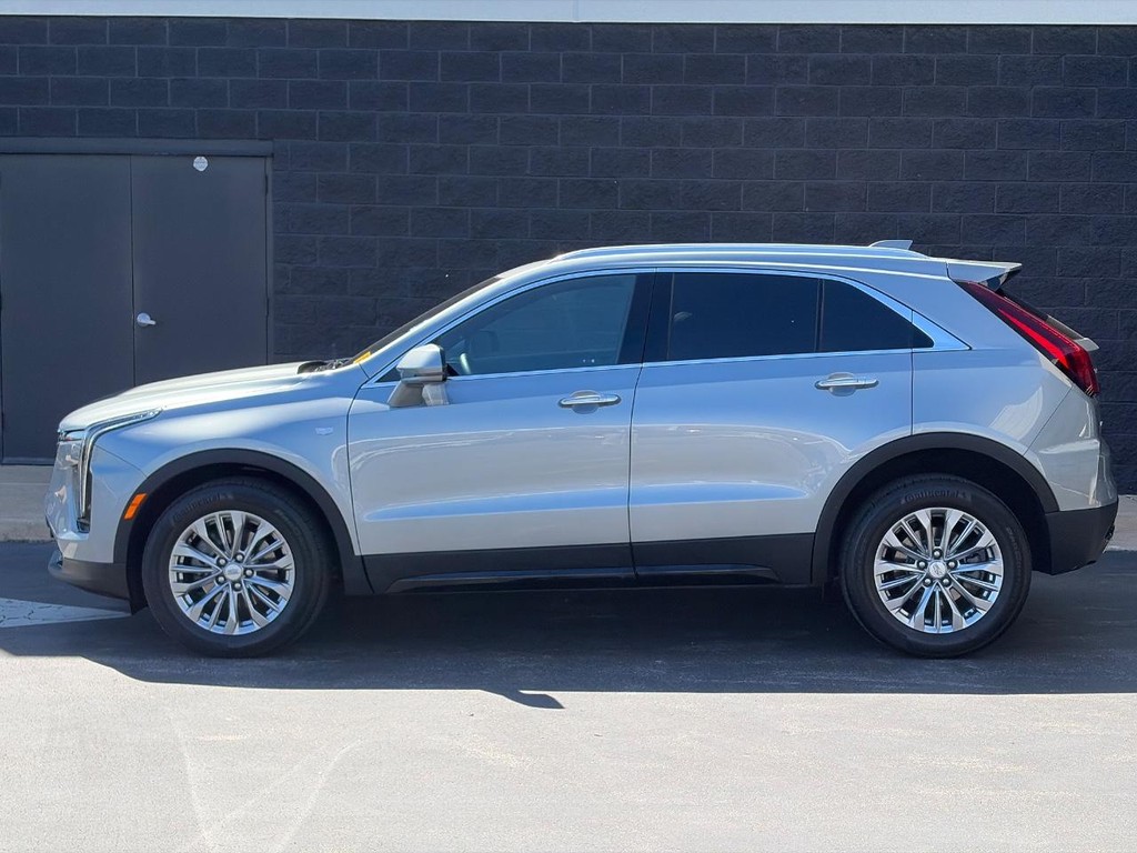 Cadillac XT4 Vehicle Full-screen Gallery Image 05