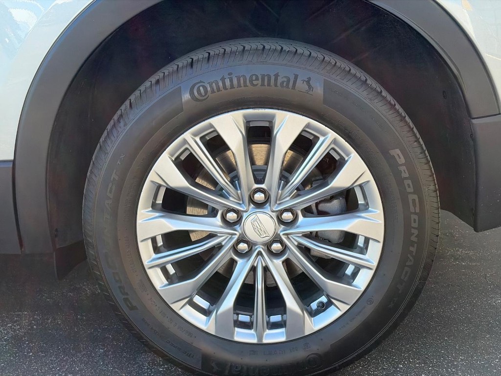 Cadillac XT4 Vehicle Full-screen Gallery Image 06