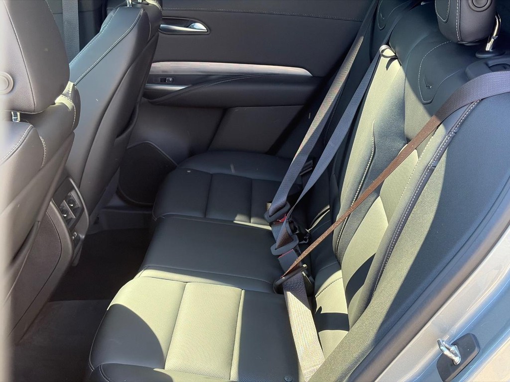 Cadillac XT4 Vehicle Full-screen Gallery Image 07