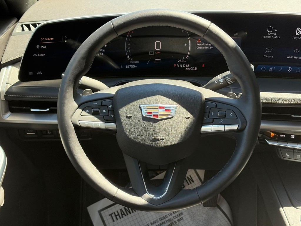 Cadillac XT4 Vehicle Full-screen Gallery Image 11