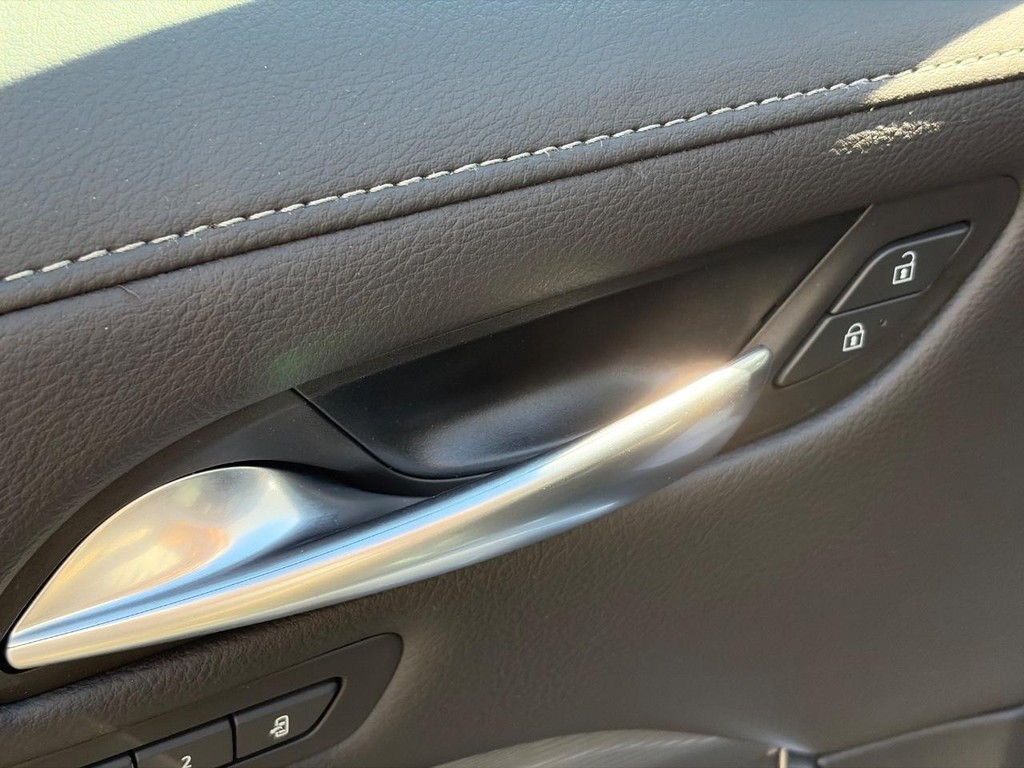 Cadillac XT4 Vehicle Full-screen Gallery Image 18