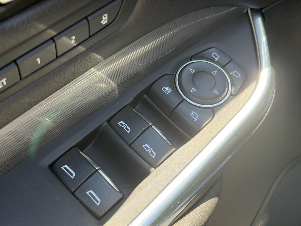 Cadillac XT4 Vehicle Full-screen Gallery Image 19