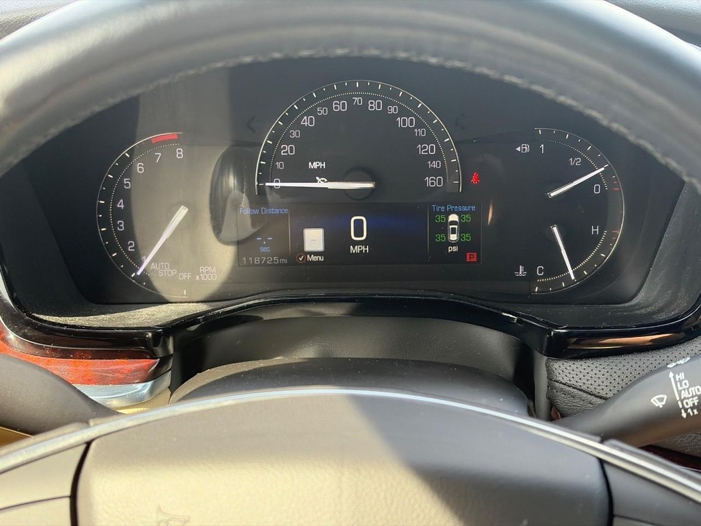 Cadillac XT5 Vehicle Full-screen Gallery Image 26