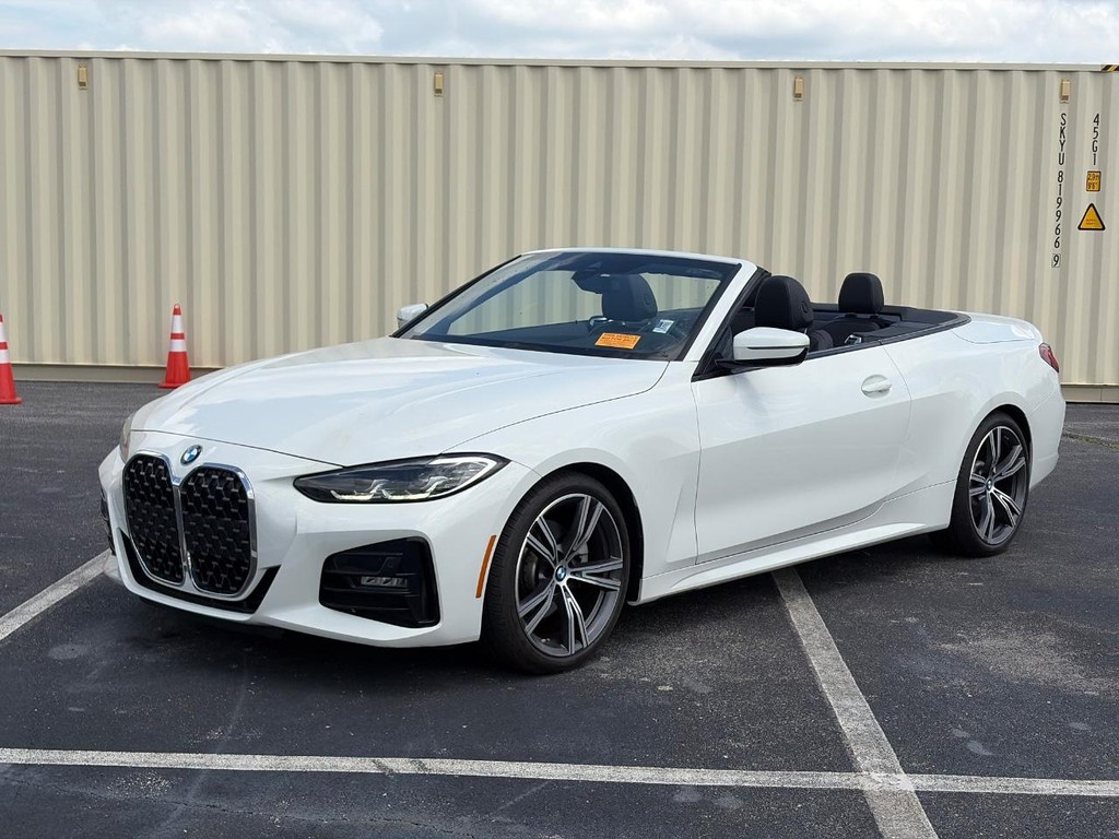 BMW 4 Series Vehicle Full-screen Gallery Image 02