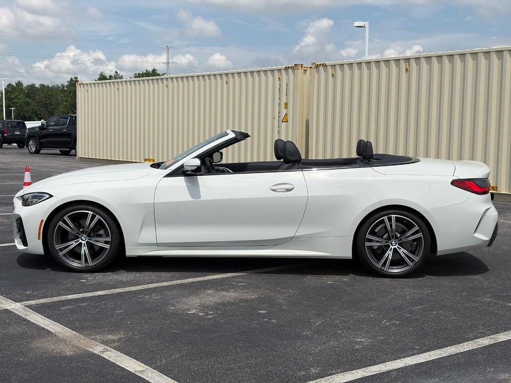 BMW 4 Series Vehicle Full-screen Gallery Image 10