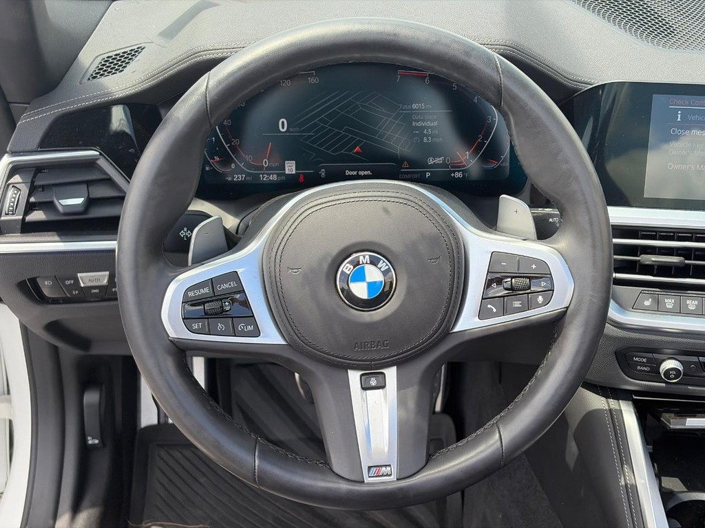 BMW 4 Series Vehicle Full-screen Gallery Image 15