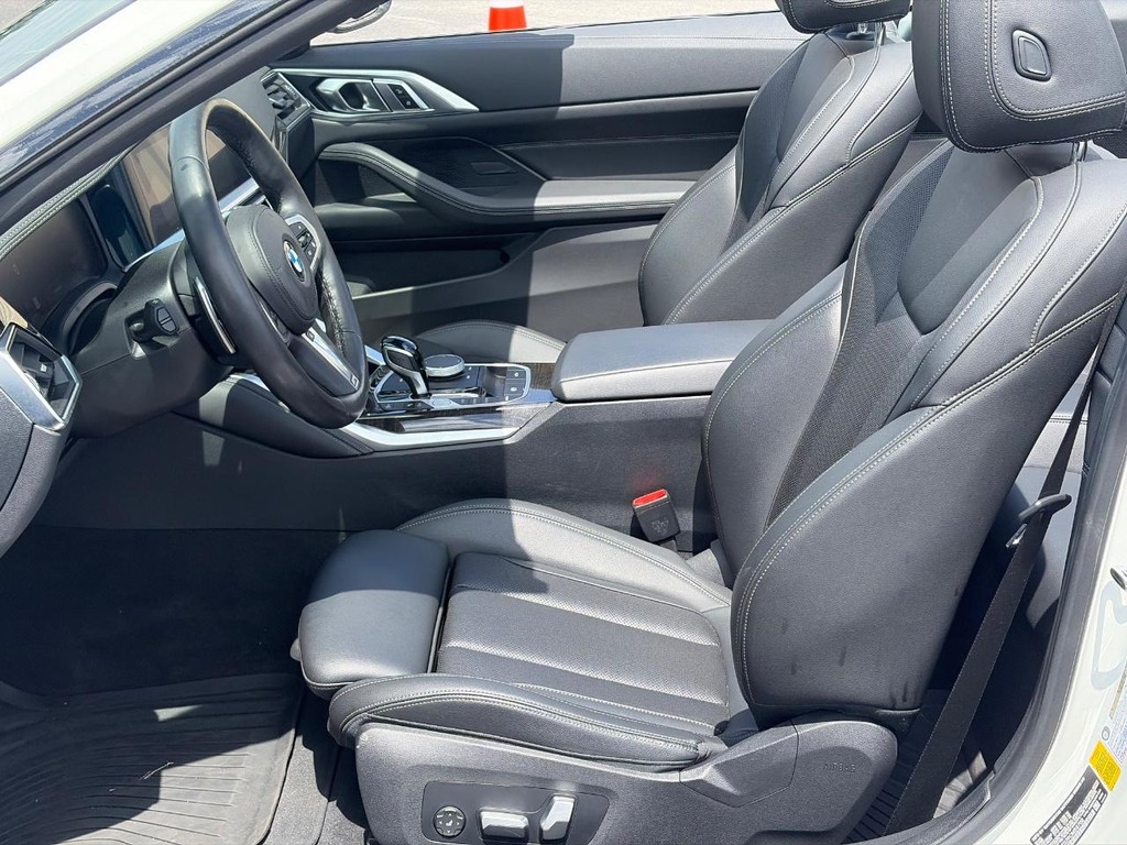 BMW 4 Series Vehicle Full-screen Gallery Image 21