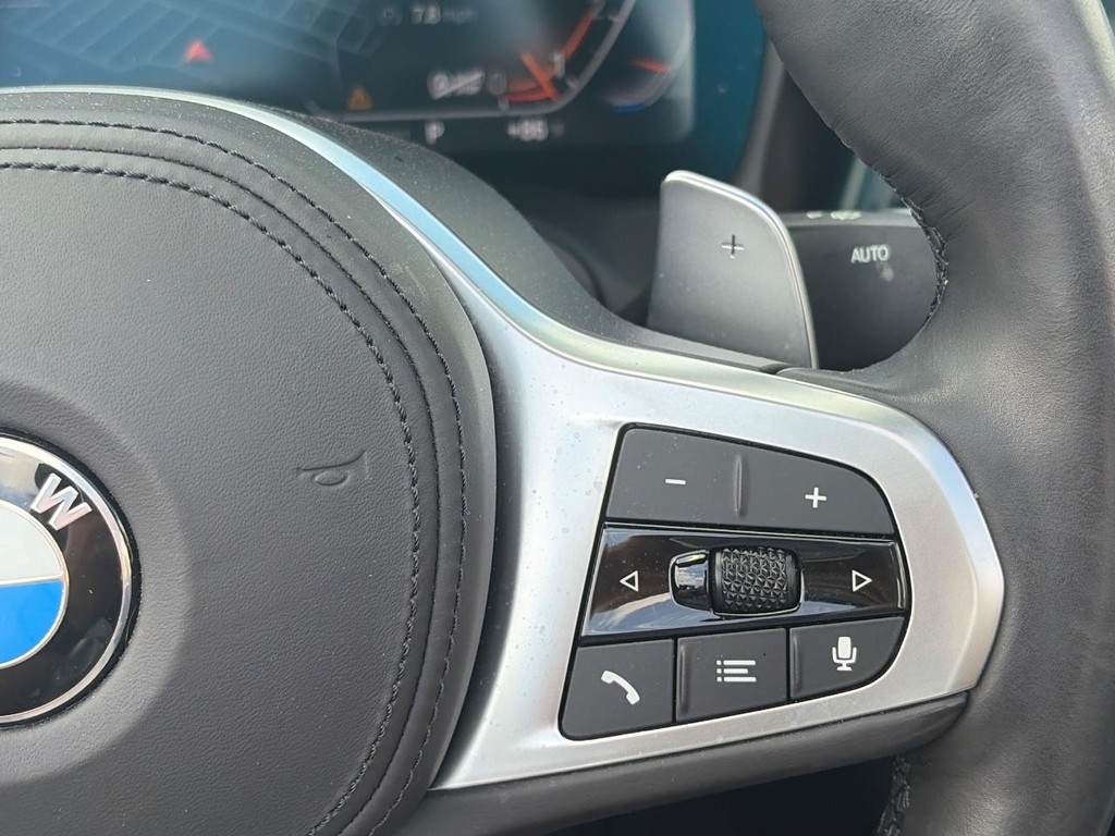 BMW 4 Series Vehicle Full-screen Gallery Image 28