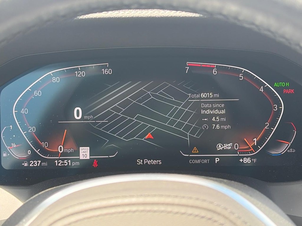 BMW 4 Series Vehicle Full-screen Gallery Image 29