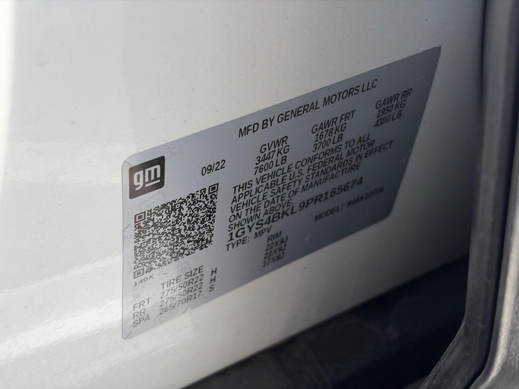Cadillac Escalade Vehicle Full-screen Gallery Image 08