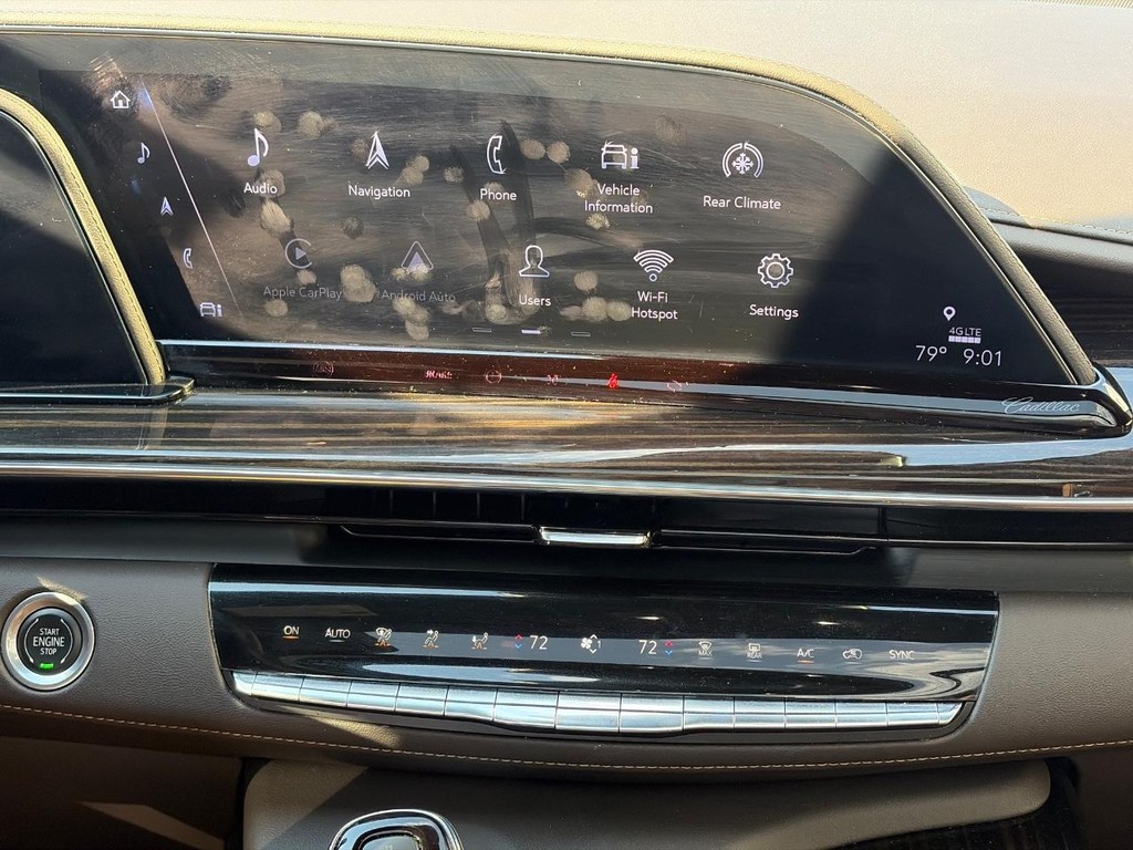 Cadillac Escalade Vehicle Full-screen Gallery Image 12