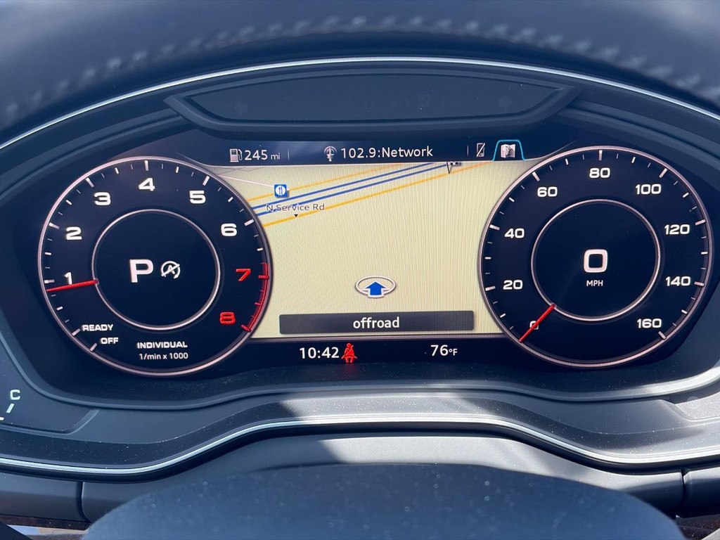 Audi Q5 Vehicle Full-screen Gallery Image 06