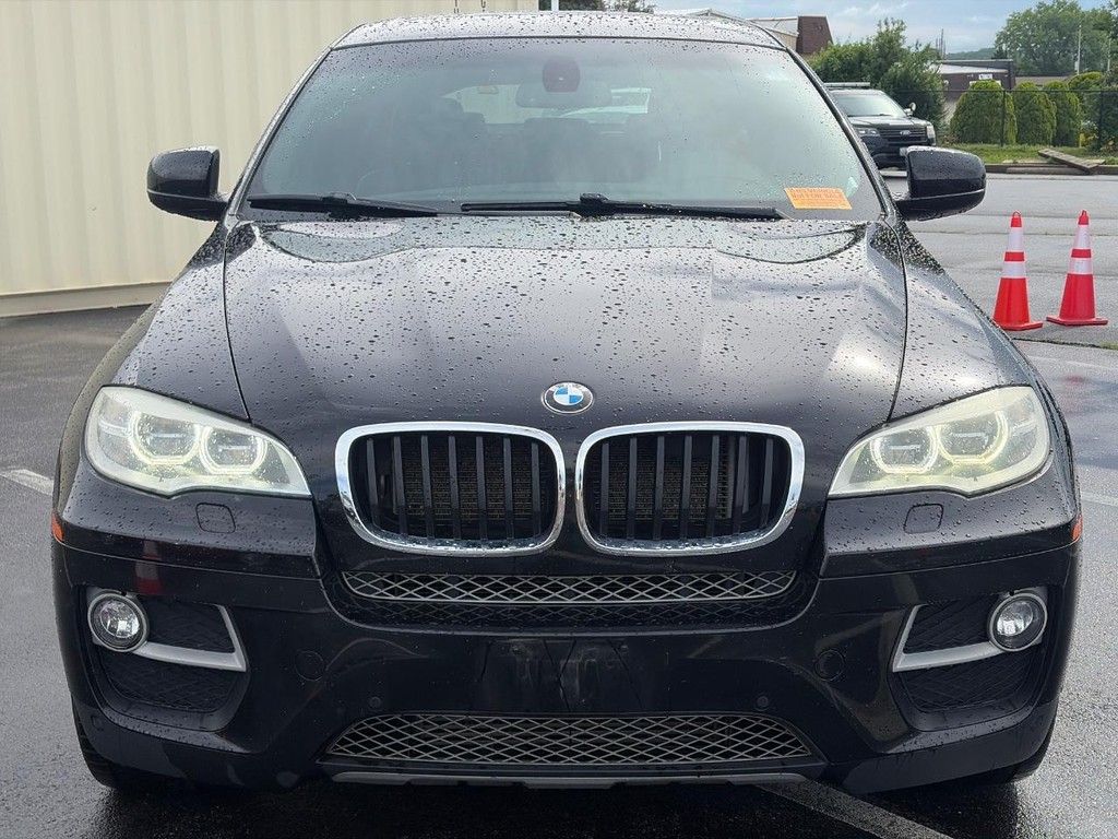 BMW X6 Vehicle Full-screen Gallery Image 02