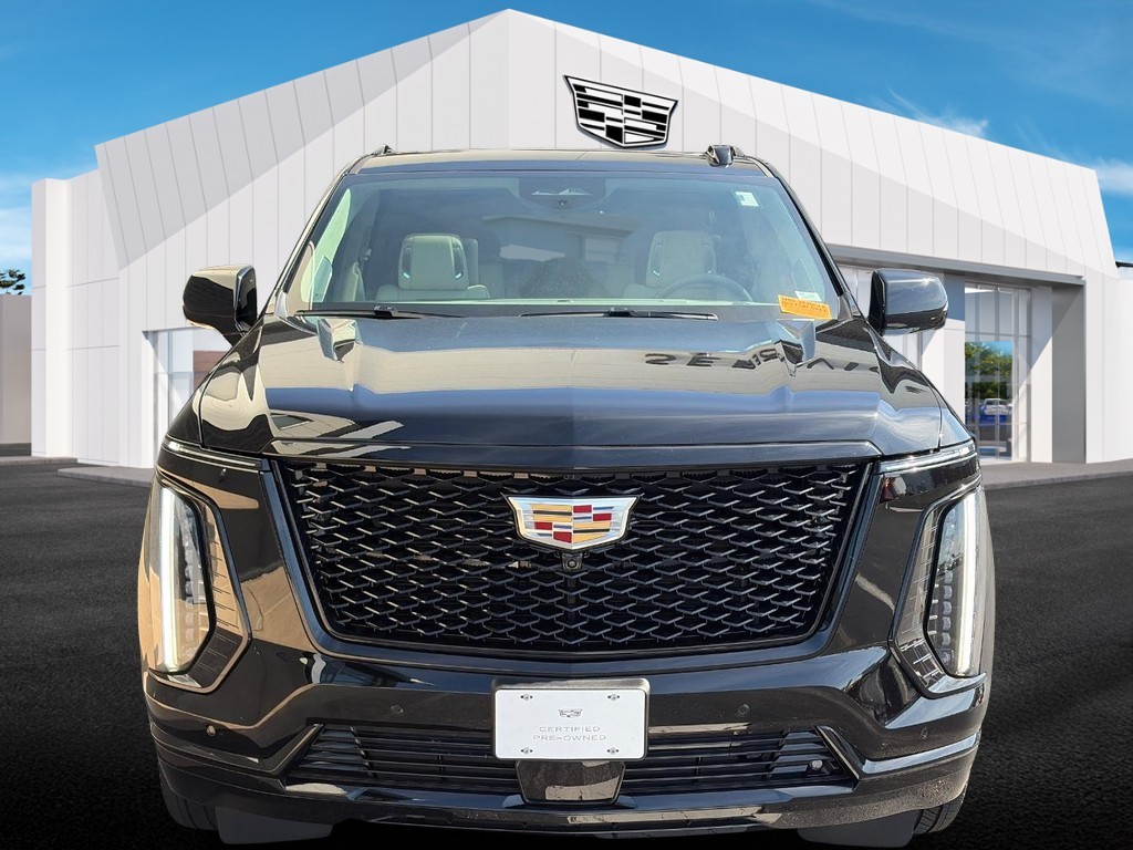 Cadillac Escalade Vehicle Full-screen Gallery Image 02