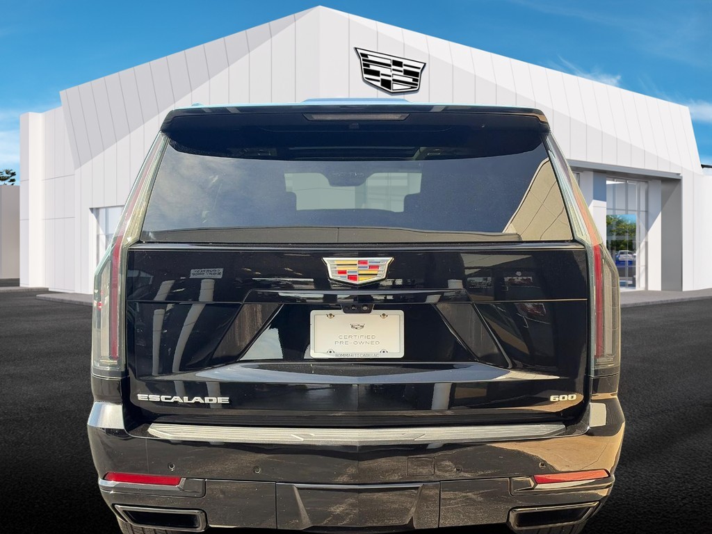 Cadillac Escalade Vehicle Full-screen Gallery Image 03