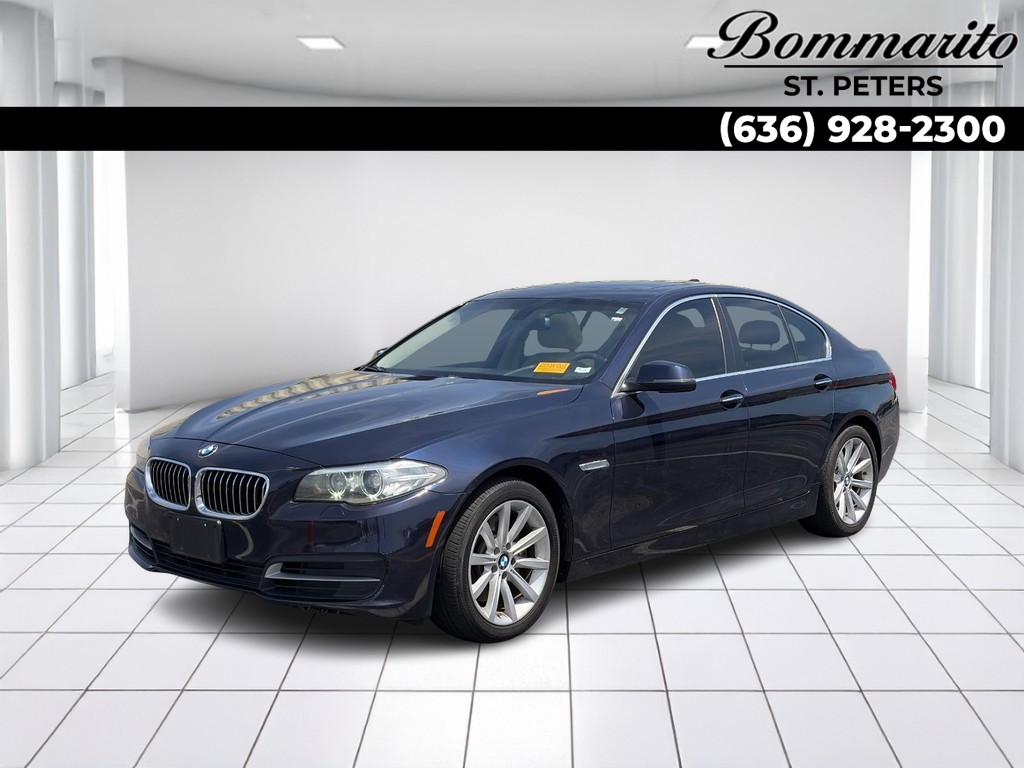 BMW 5 Series Vehicle Full-screen Gallery Image 01