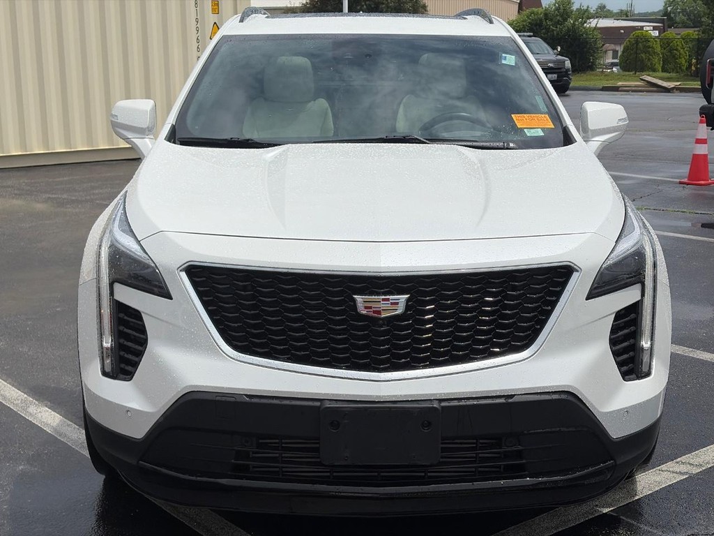 Cadillac XT4 Vehicle Full-screen Gallery Image 02