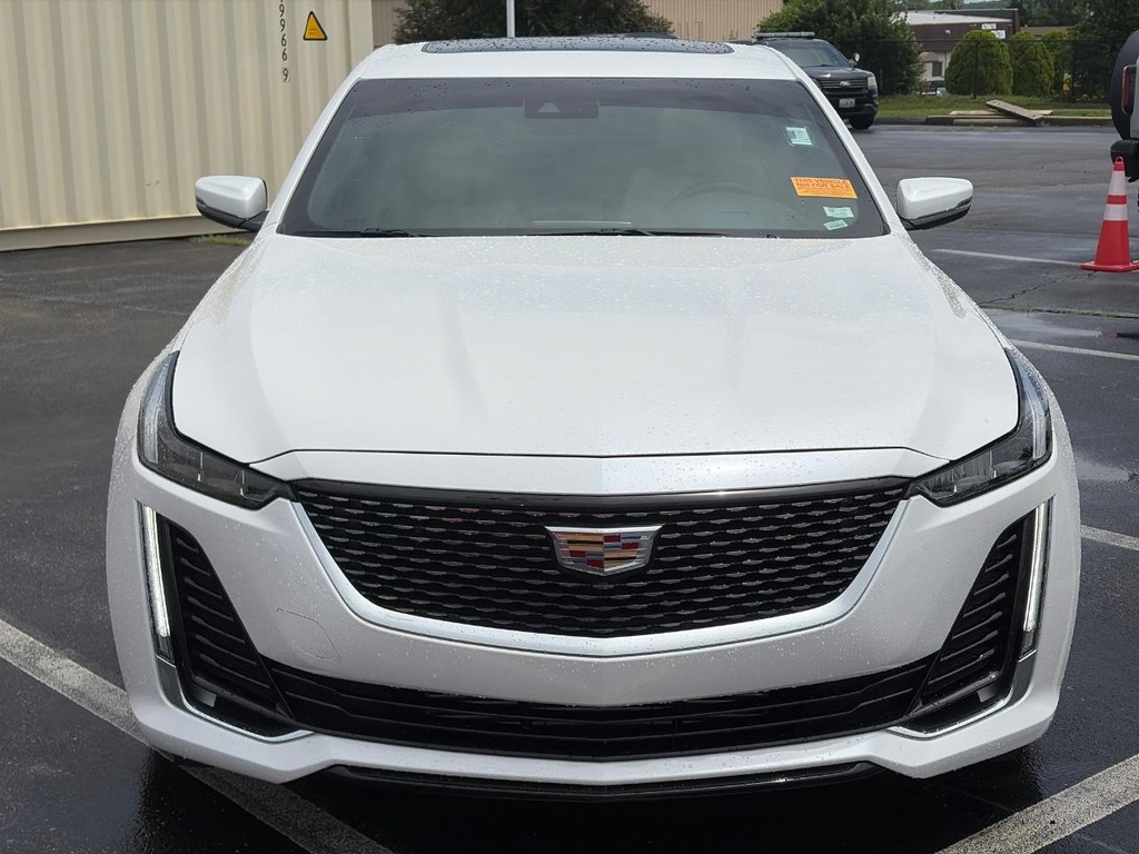 Cadillac CT5 Vehicle Full-screen Gallery Image 02