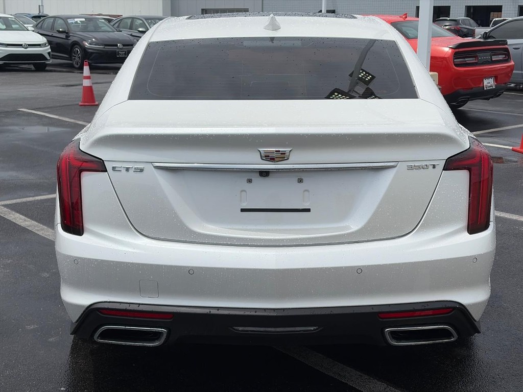 Cadillac CT5 Vehicle Full-screen Gallery Image 03