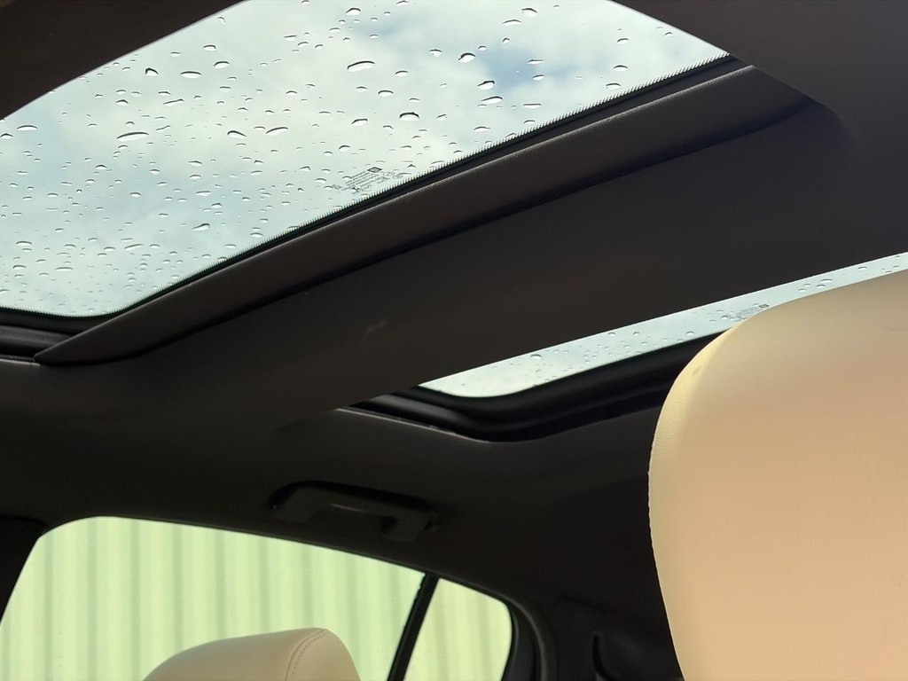 Cadillac CT5 Vehicle Full-screen Gallery Image 04
