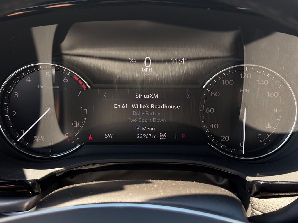 Cadillac XT5 Vehicle Full-screen Gallery Image 05