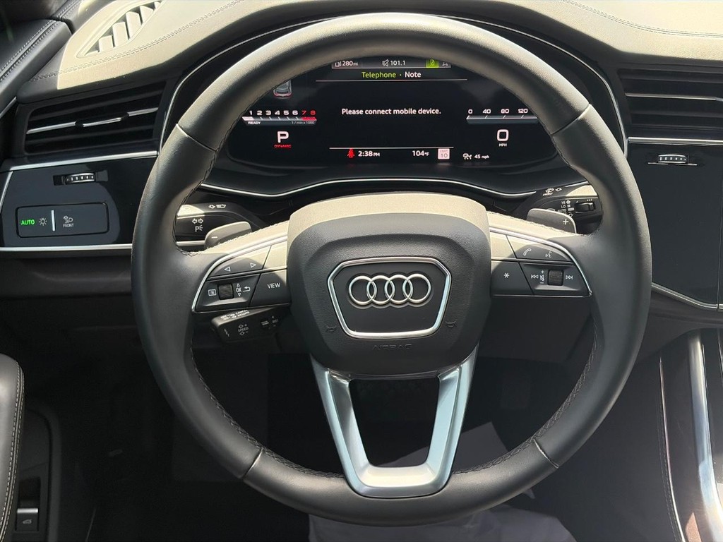 Audi Q8 Vehicle Full-screen Gallery Image 14