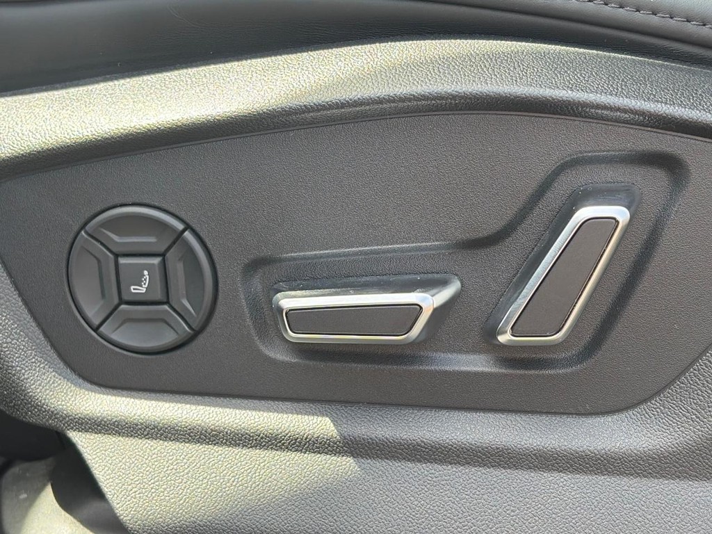 Audi Q8 Vehicle Full-screen Gallery Image 20