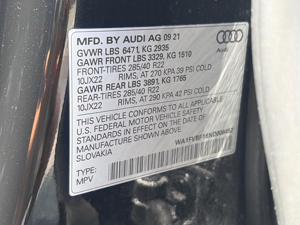 Audi Q8 Vehicle Full-screen Gallery Image 24