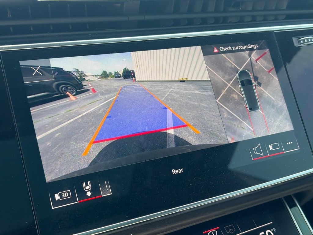Audi Q8 Vehicle Full-screen Gallery Image 29