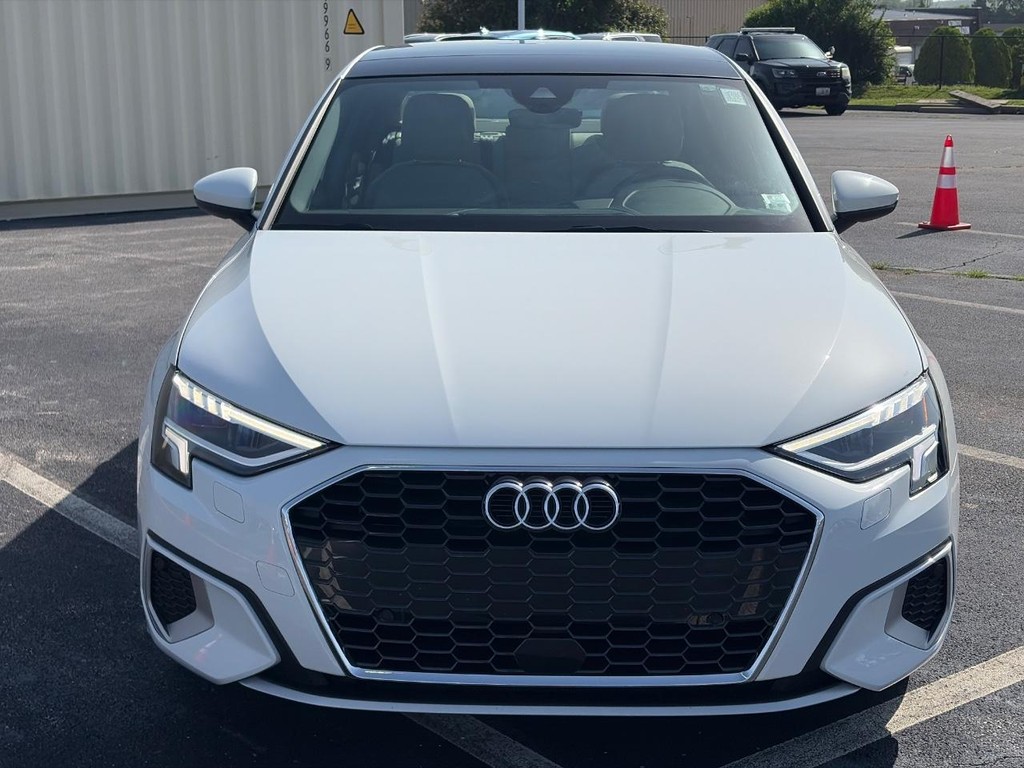 Audi A3 Vehicle Full-screen Gallery Image 02