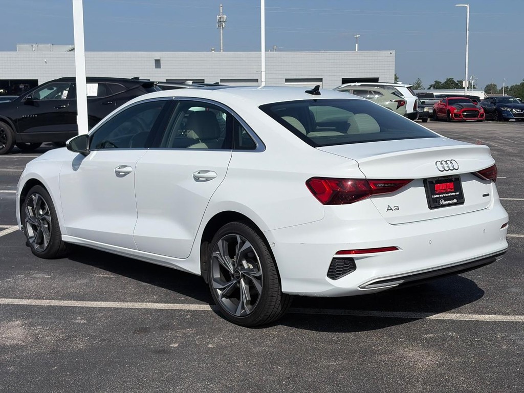 Audi A3 Vehicle Full-screen Gallery Image 08