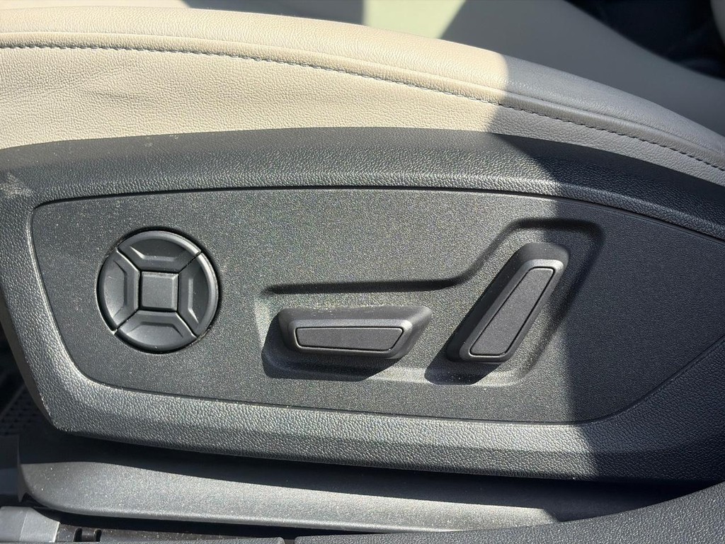 Audi A3 Vehicle Full-screen Gallery Image 20