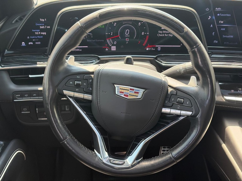 Cadillac Escalade ESV Vehicle Full-screen Gallery Image 13