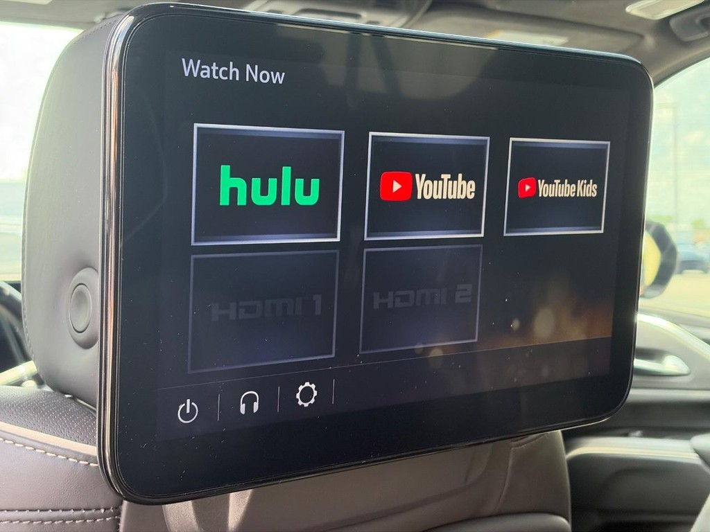 Cadillac Escalade ESV Vehicle Full-screen Gallery Image 17