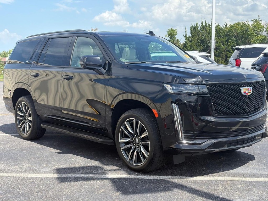Cadillac Escalade Vehicle Full-screen Gallery Image 03