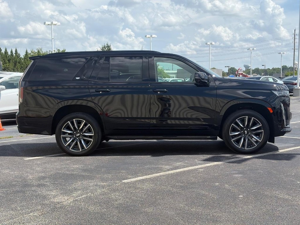 Cadillac Escalade Vehicle Full-screen Gallery Image 04