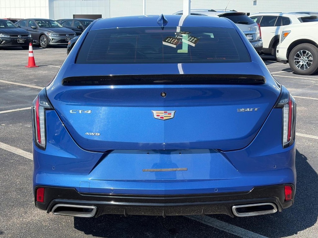 Cadillac CT4 Vehicle Full-screen Gallery Image 03