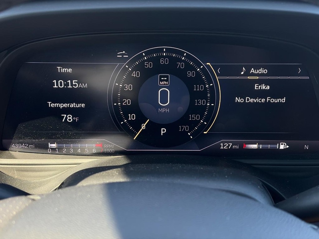 Cadillac CT4 Vehicle Full-screen Gallery Image 06