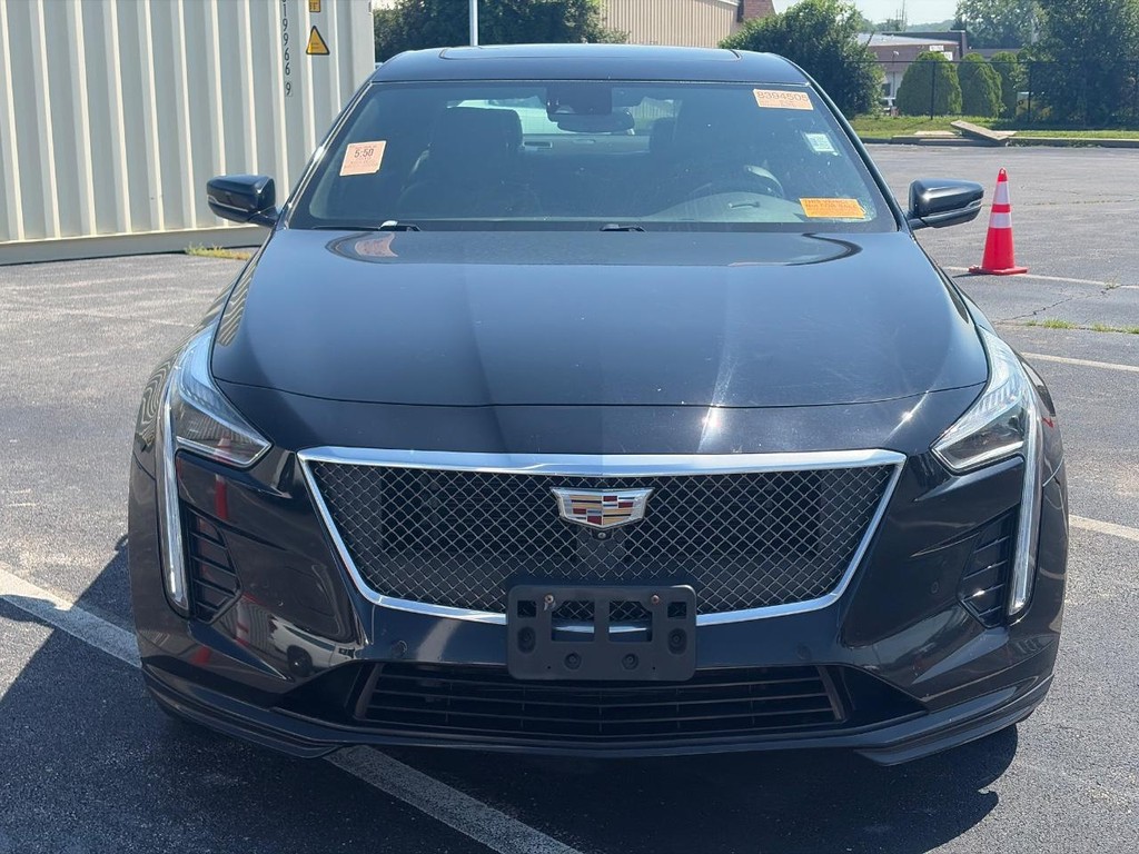 Cadillac CT6 Vehicle Full-screen Gallery Image 02