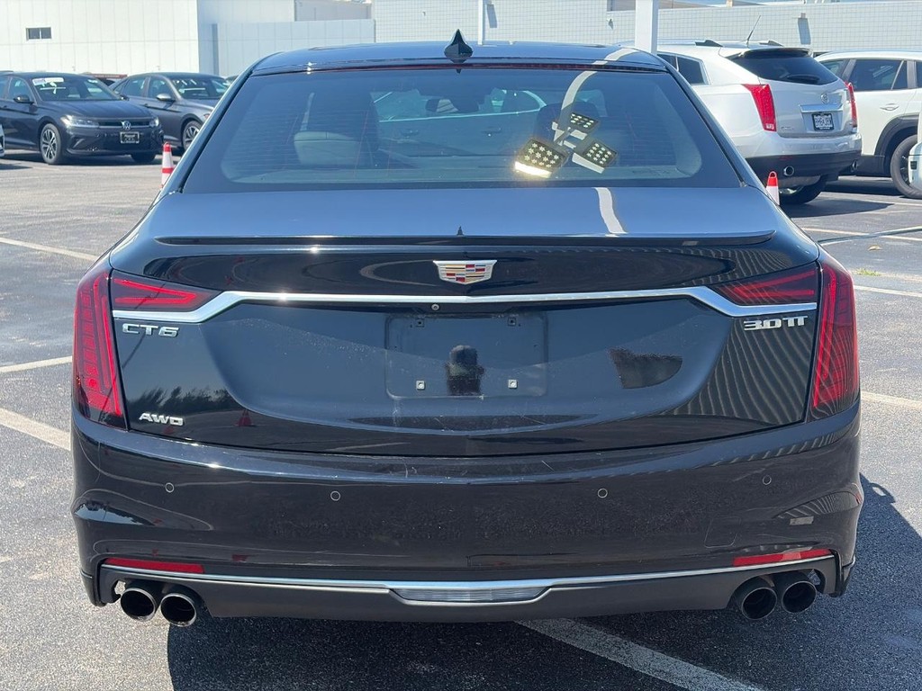 Cadillac CT6 Vehicle Full-screen Gallery Image 03