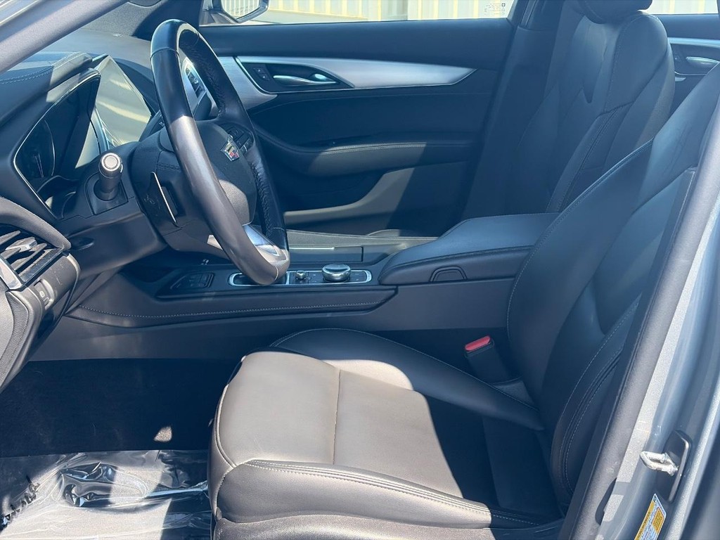 Cadillac CT5 Vehicle Full-screen Gallery Image 04